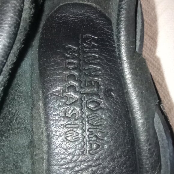 Minnetonka Moccasin Moosehide Kilty Women's Size 6 Black - Picture 2 of 13